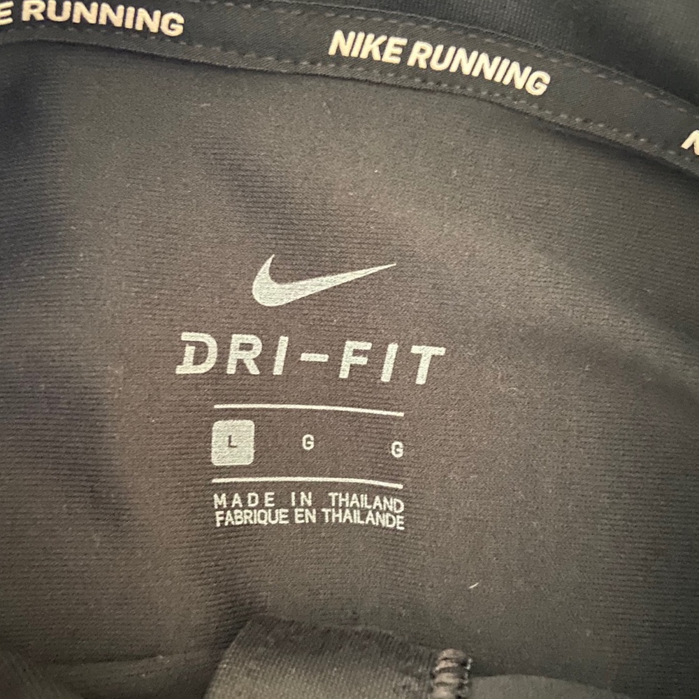 Dri-Fit nike quarter zip - Picture 2 of 2